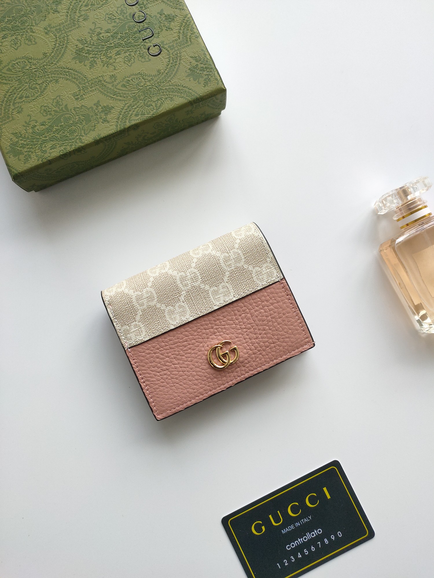 GG Marmontシリーズ 美しいミニバッグ 優雅なデザイン