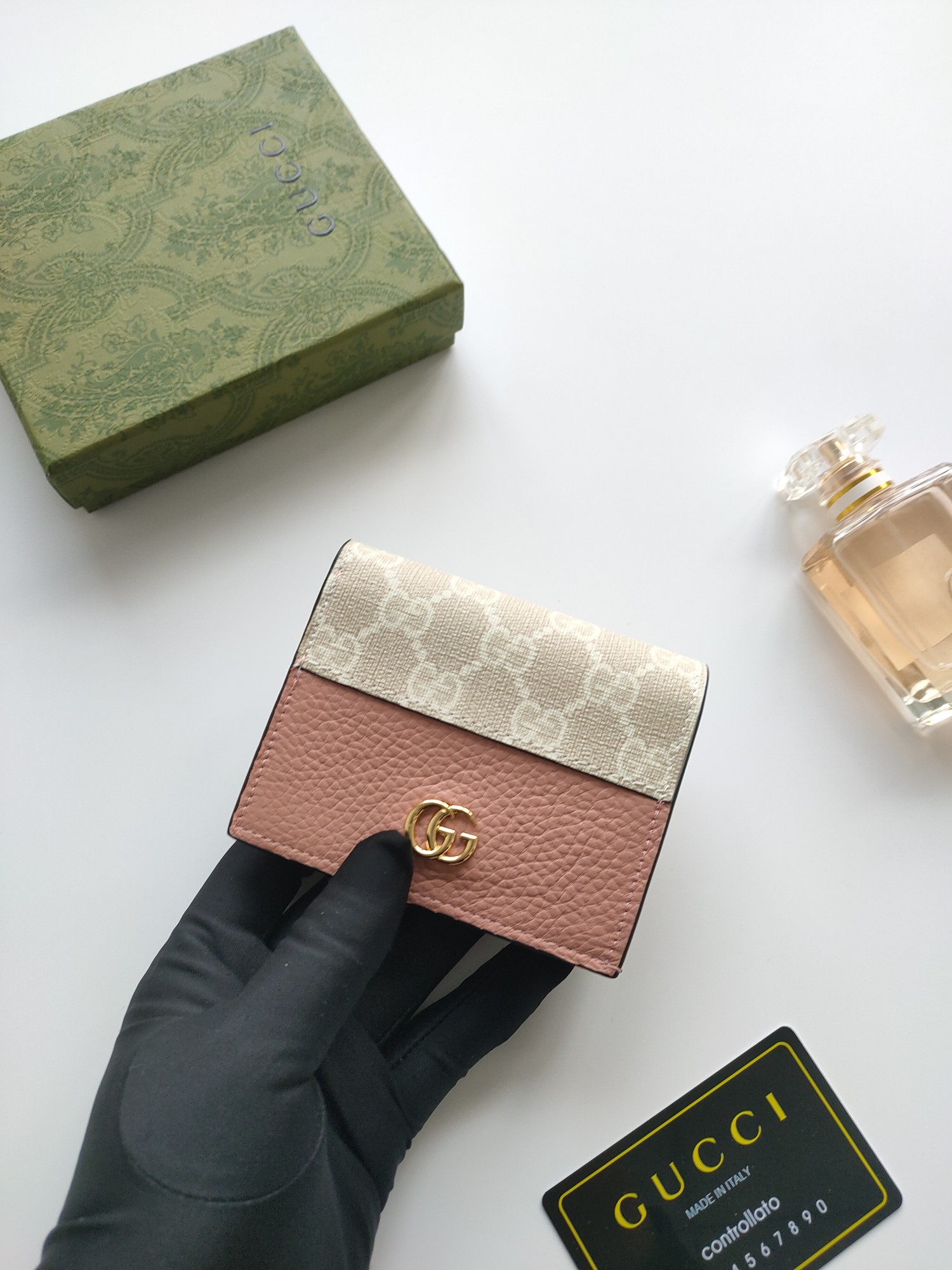 GG Marmontシリーズ 美しいミニバッグ 優雅なデザイン