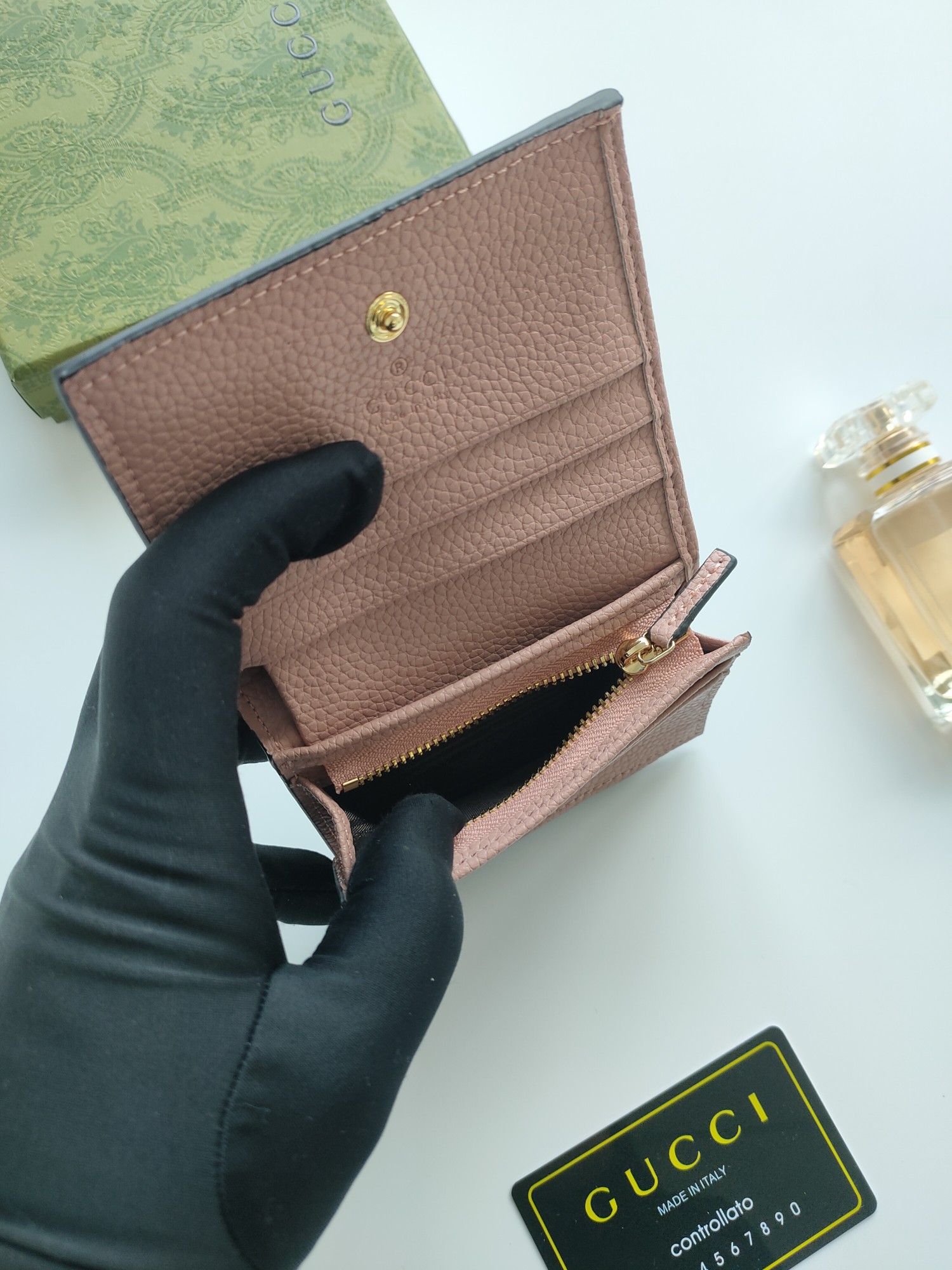 GG Marmontシリーズ 美しいミニバッグ 優雅なデザイン