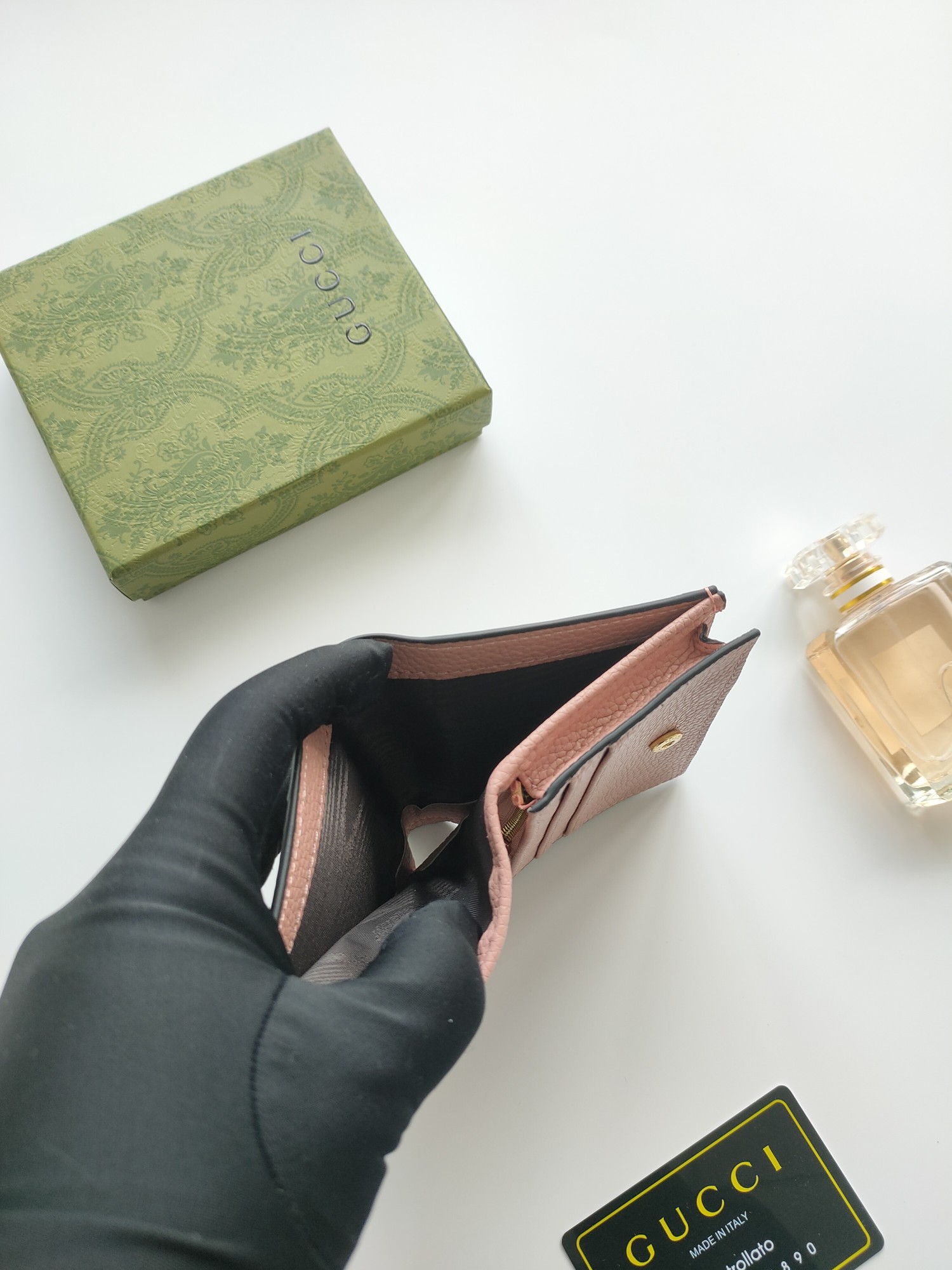 GG Marmontシリーズ 美しいミニバッグ 優雅なデザイン