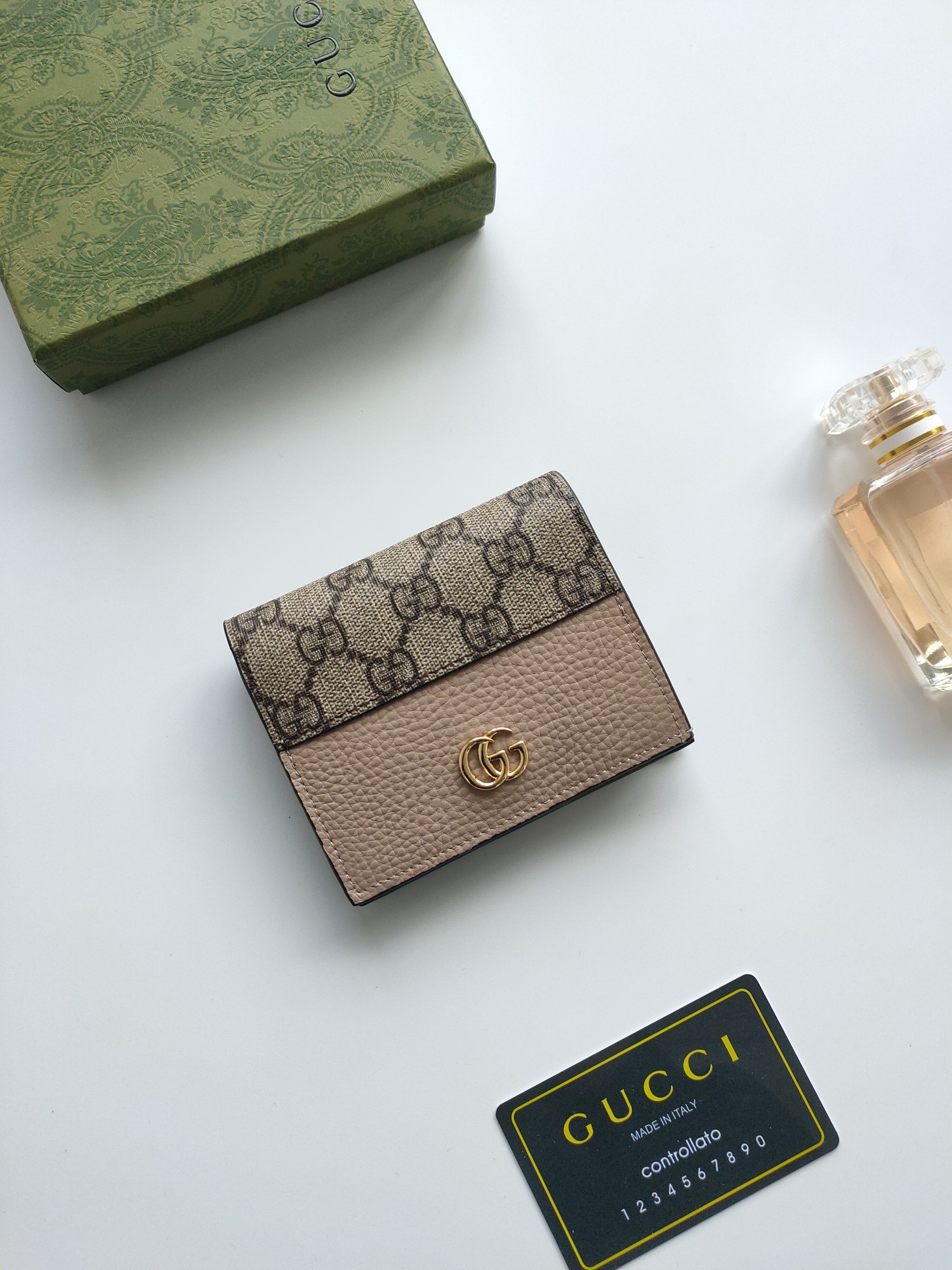 GG Marmontシリーズ 美しいミニバッグ 優雅なデザイン