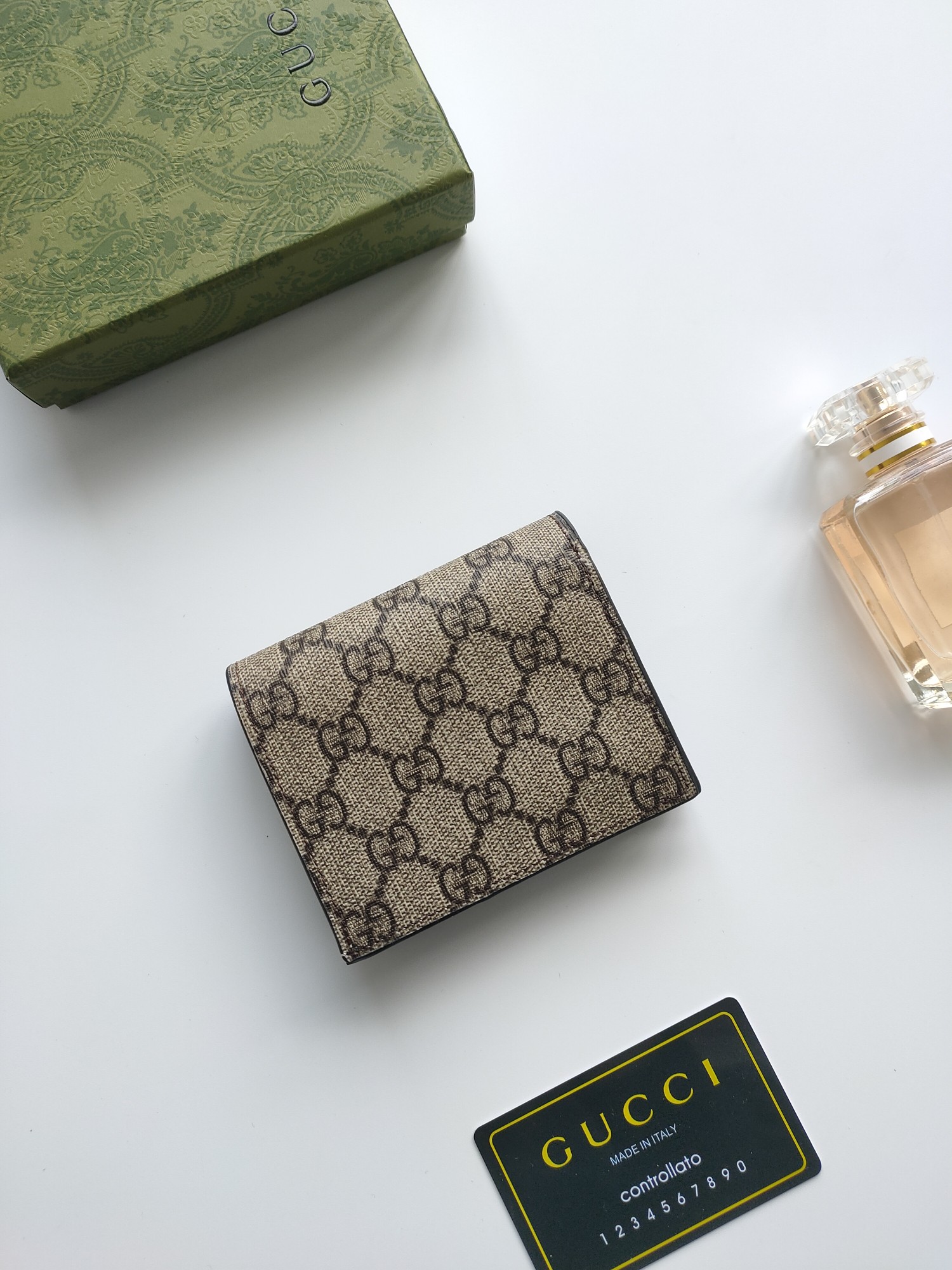 GG Marmontシリーズ 美しいミニバッグ 優雅なデザイン