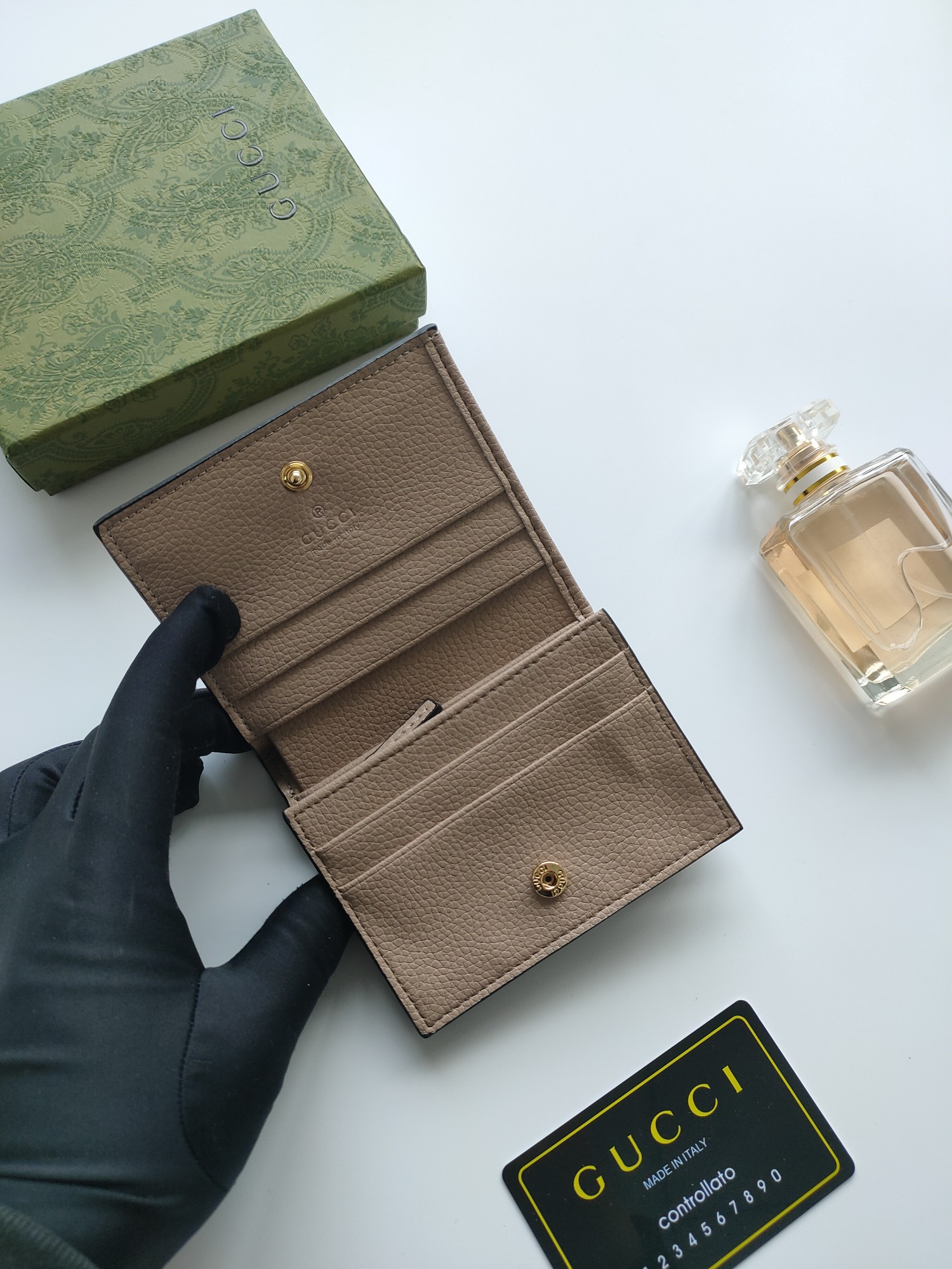 GG Marmontシリーズ 美しいミニバッグ 優雅なデザイン