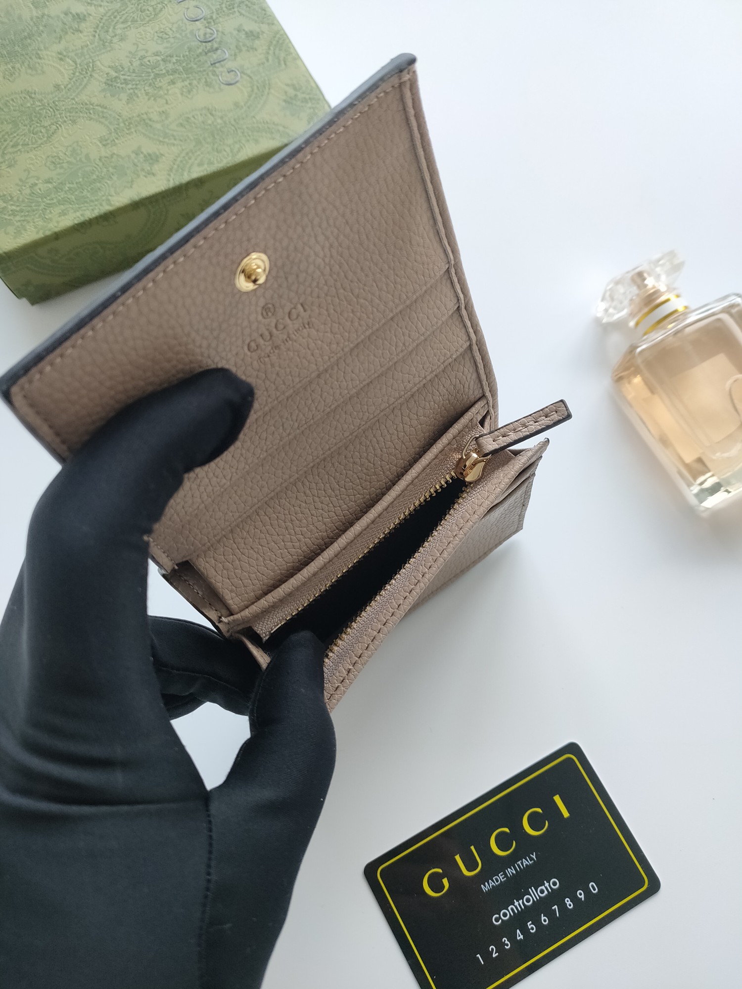 GG Marmontシリーズ 美しいミニバッグ 優雅なデザイン