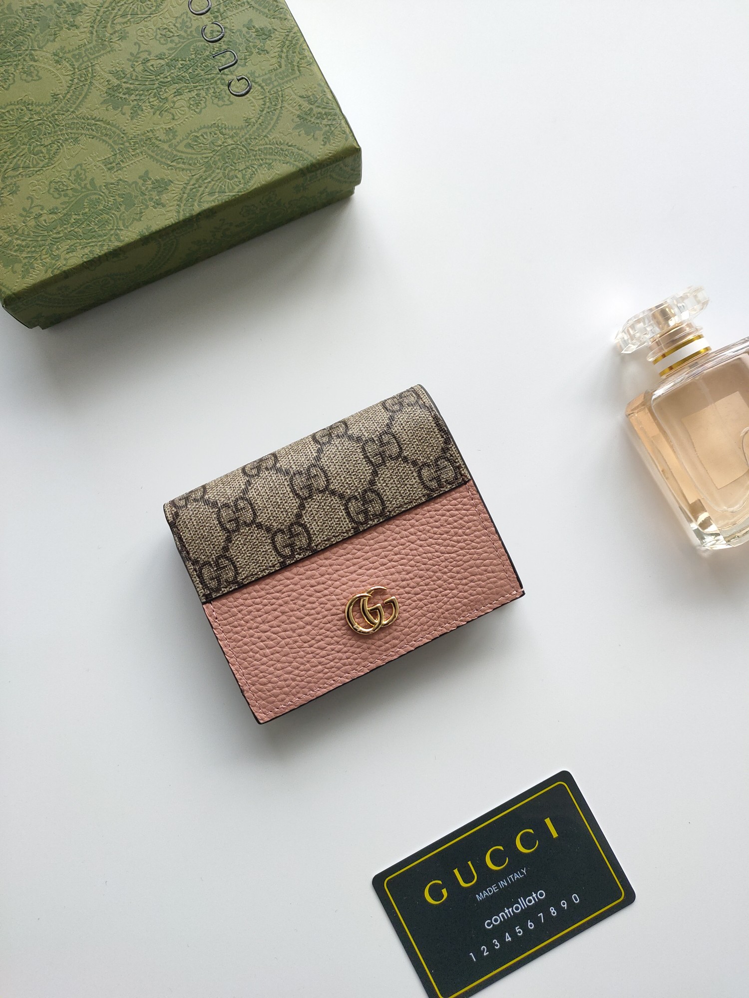 GG Marmontシリーズ 美しいミニバッグ 優雅なデザイン