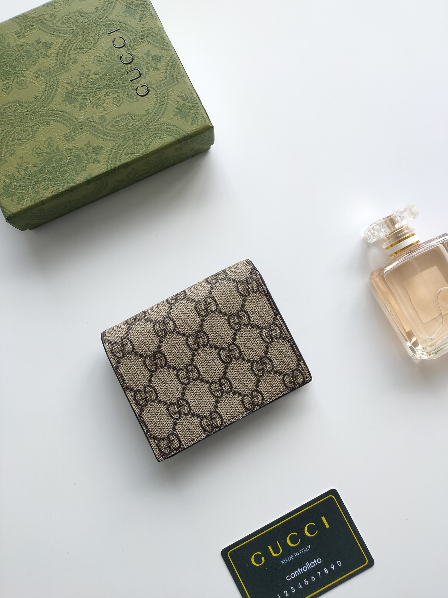 GG Marmontシリーズ 美しいミニバッグ 優雅なデザイン