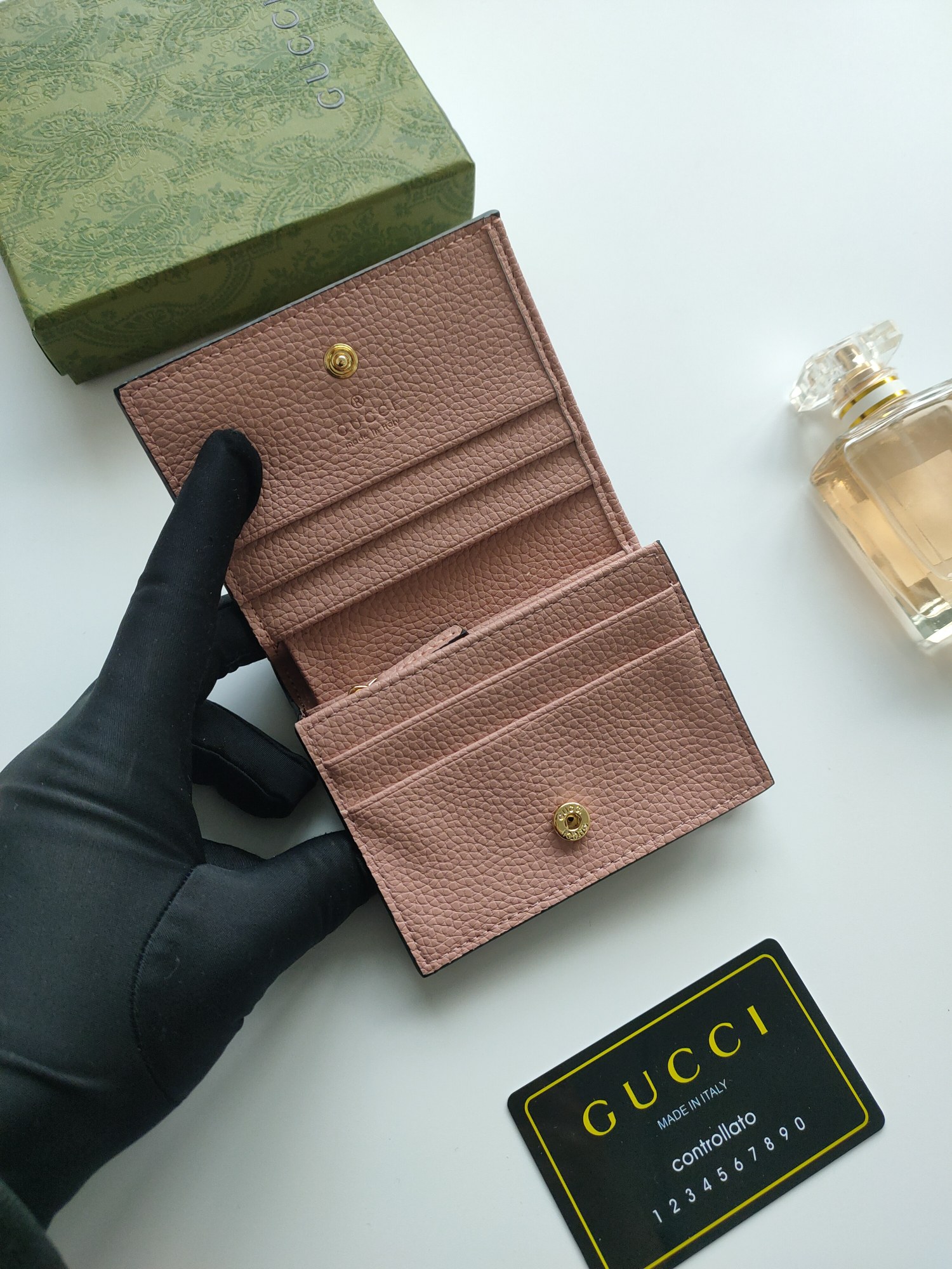 GG Marmontシリーズ 美しいミニバッグ 優雅なデザイン