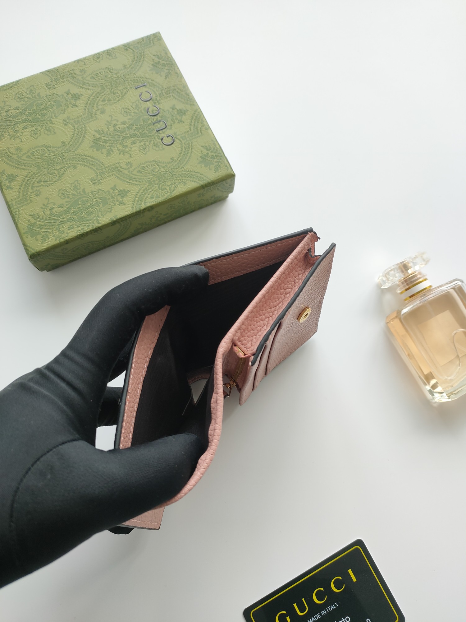 GG Marmontシリーズ 美しいミニバッグ 優雅なデザイン