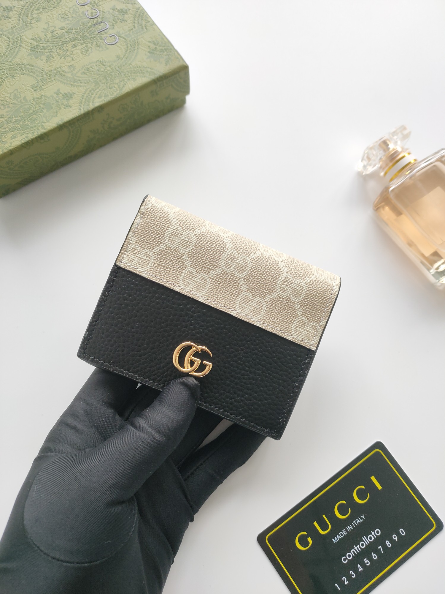 GG Marmontミニバッグ - エレガントなデザインと使いやすさ