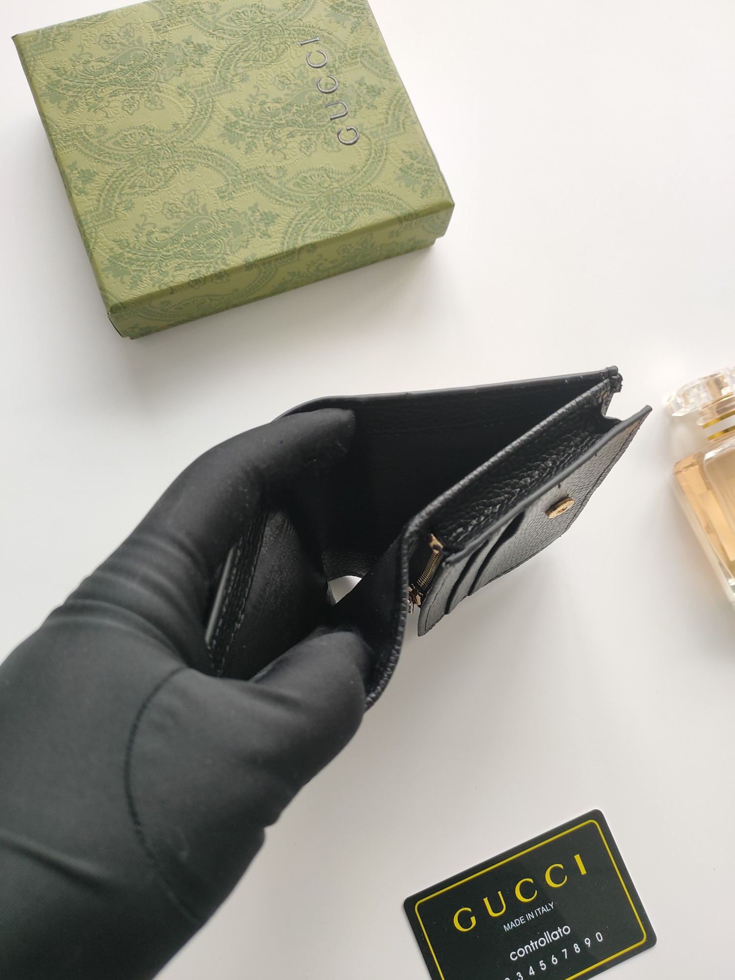 GG Marmontミニバッグ - エレガントなデザインと使いやすさ