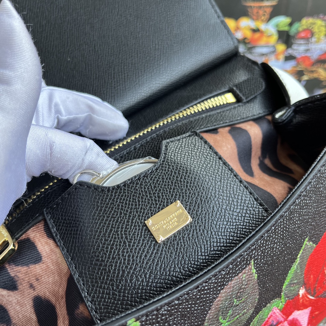 【Dolce & Gabbana 杜嘉班纳】牛皮印花 可斜挎/手提 带镜子 海外代购专用品 👜有范有气场💣全新包型 💋任