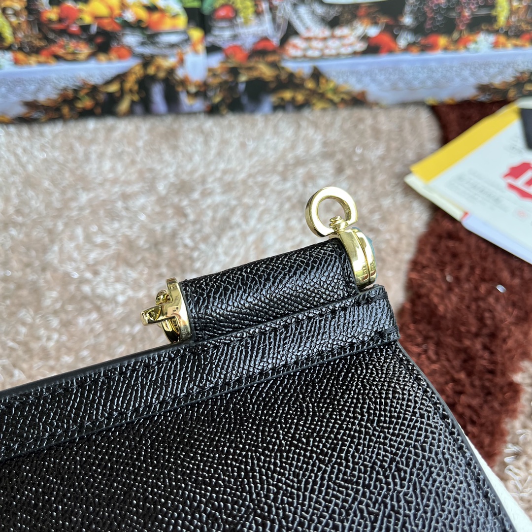 【Dolce & Gabbana 杜嘉班纳】牛皮印花 可斜挎/手提 带镜子 海外代购专用品 👜有范有气场💣全新包型 💋任