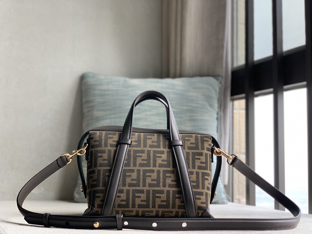 Fendi Boston series medium size, from Stefano Pilati design series, made of FF jacquard pattern fabric, dark brown smooth cowhide trim. Rectangul
