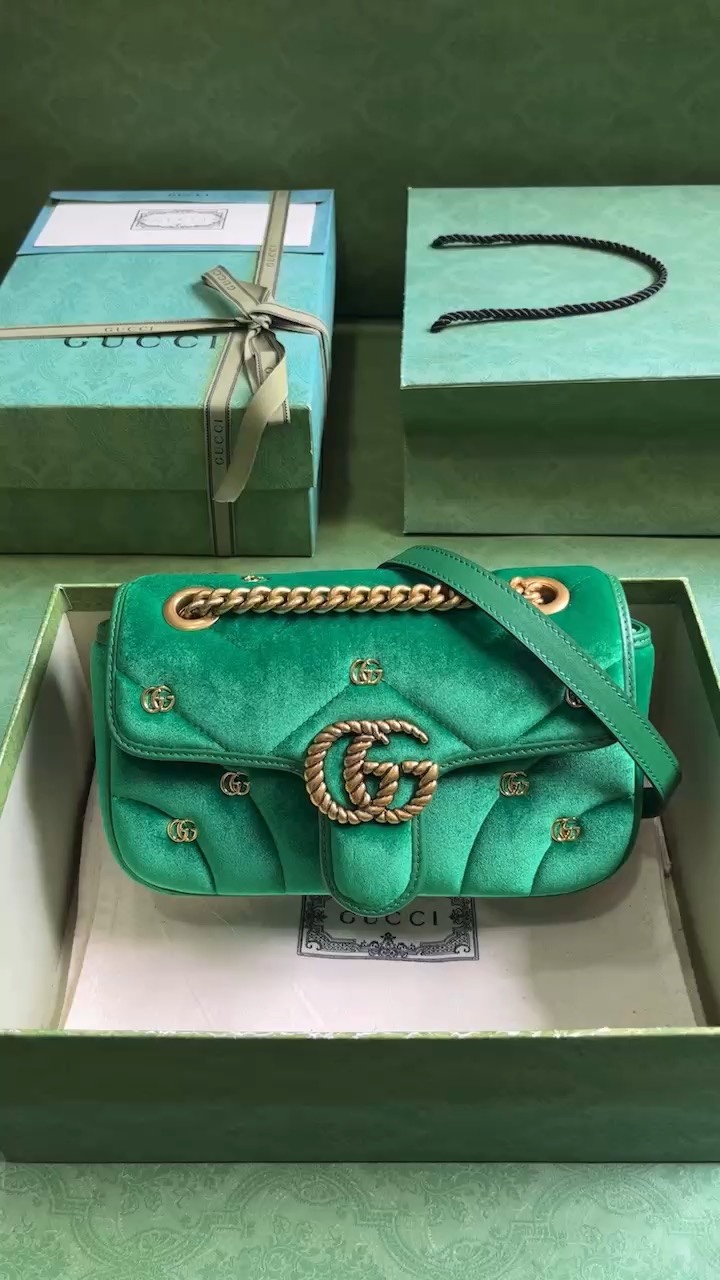 1:1
 Gucci Marmont Crossbody & Shoulder Bags Top Designer replica
 Green Velvet Chains
