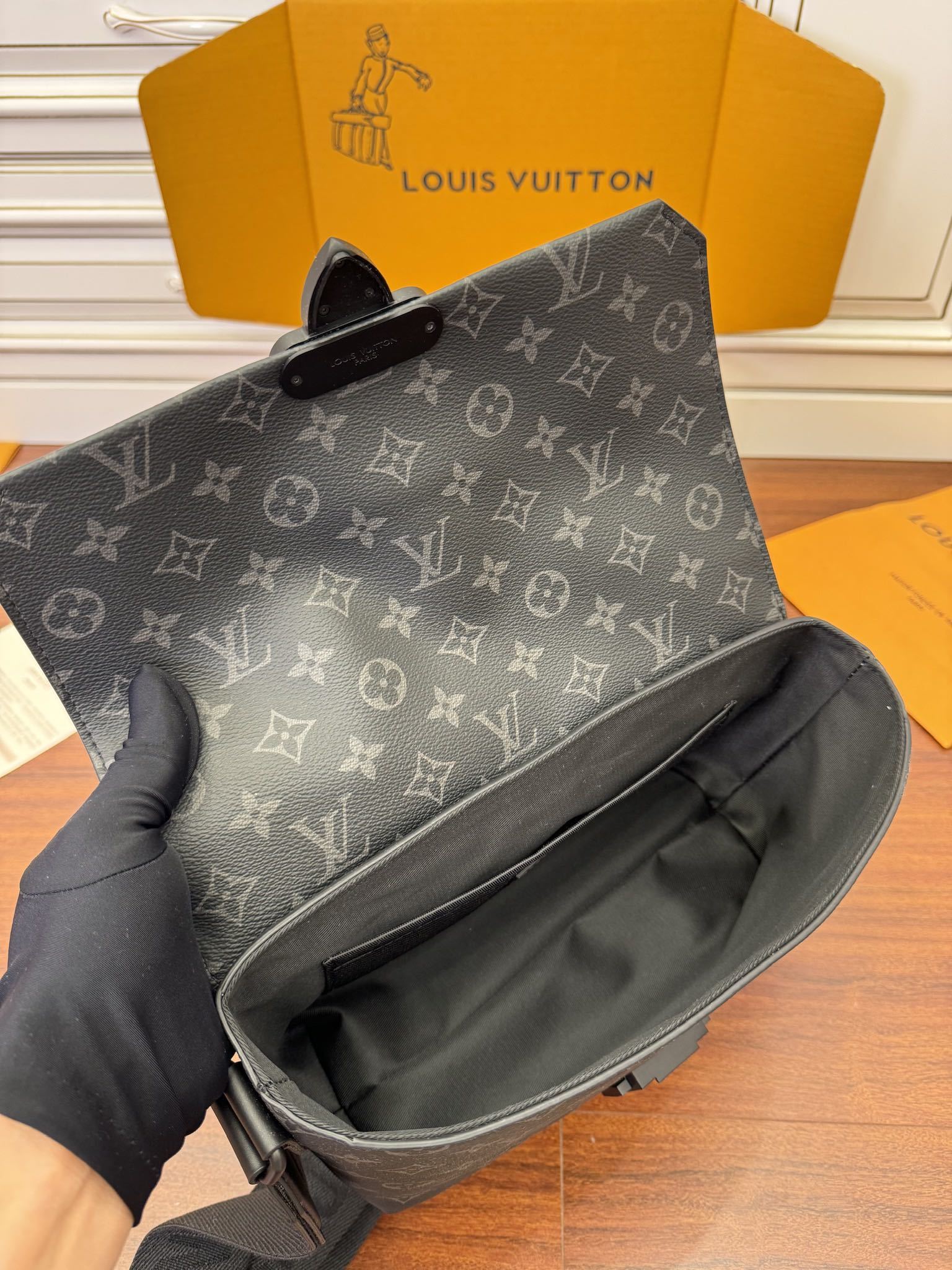 独家首发型号特正版M46794品质全面再次升级专柜同步电子芯片内码新礼盒礼品袋保护纸铜版电子标签合格证皮