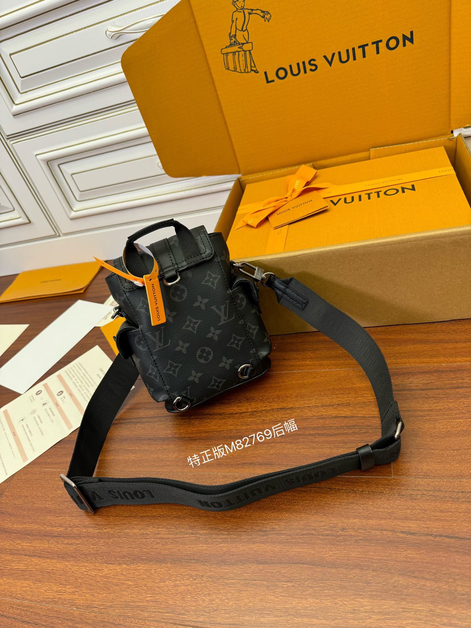 独家首发型号特正版M82769品质全面再次升级专柜同步电子芯片内码新礼盒礼品袋保护纸铜版电子标签合格证皮