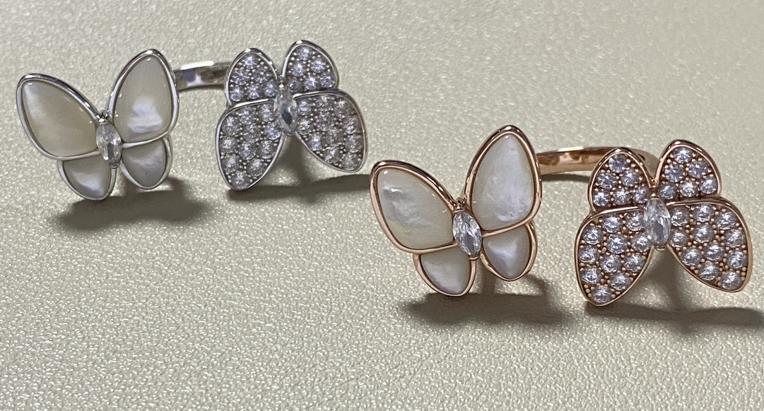 NO:102840,Double butterfly design, bold and not exaggerated. Special style for special you, VcA ring, ring19860909双蝶设计,豪气不浮夸 特别的款式给特别的你,VcA戒指,ring,Jewelry