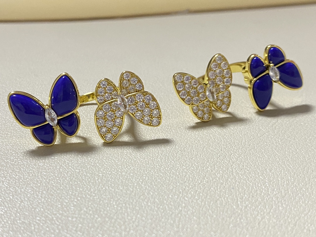NO:102838,Like a night with stars, lapis lazuli plated the butterfly wings with midnight blues. In bright yellow, bright diamonds are harmoniously contrasted, VcA ring, ring19860909若繁星闪烁的夜 青金石为蝶翼镀上午夜蓝调. 于灿烂黄k色,莹莹钻石和谐相衬,VcA戒指,ring,Jewelry