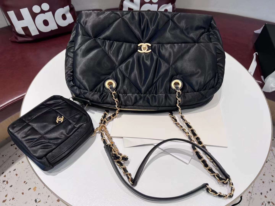 CHANEL Chanel 24s down travel bag Xiaoxiang channel new product size: 36*22*14cm
