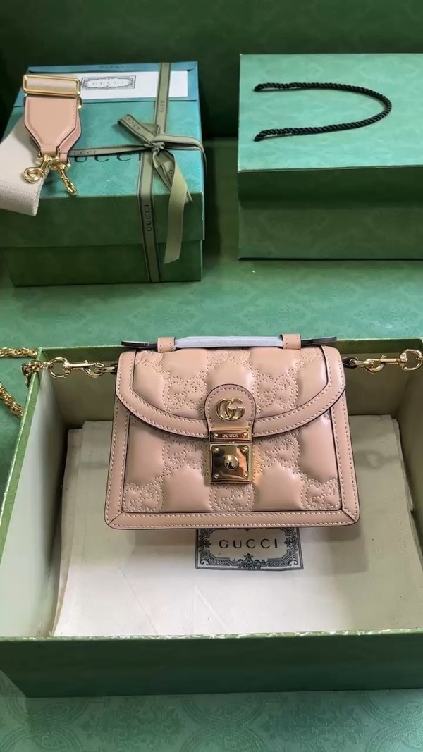 Gucci Crossbody & Shoulder Bags Pink Chains