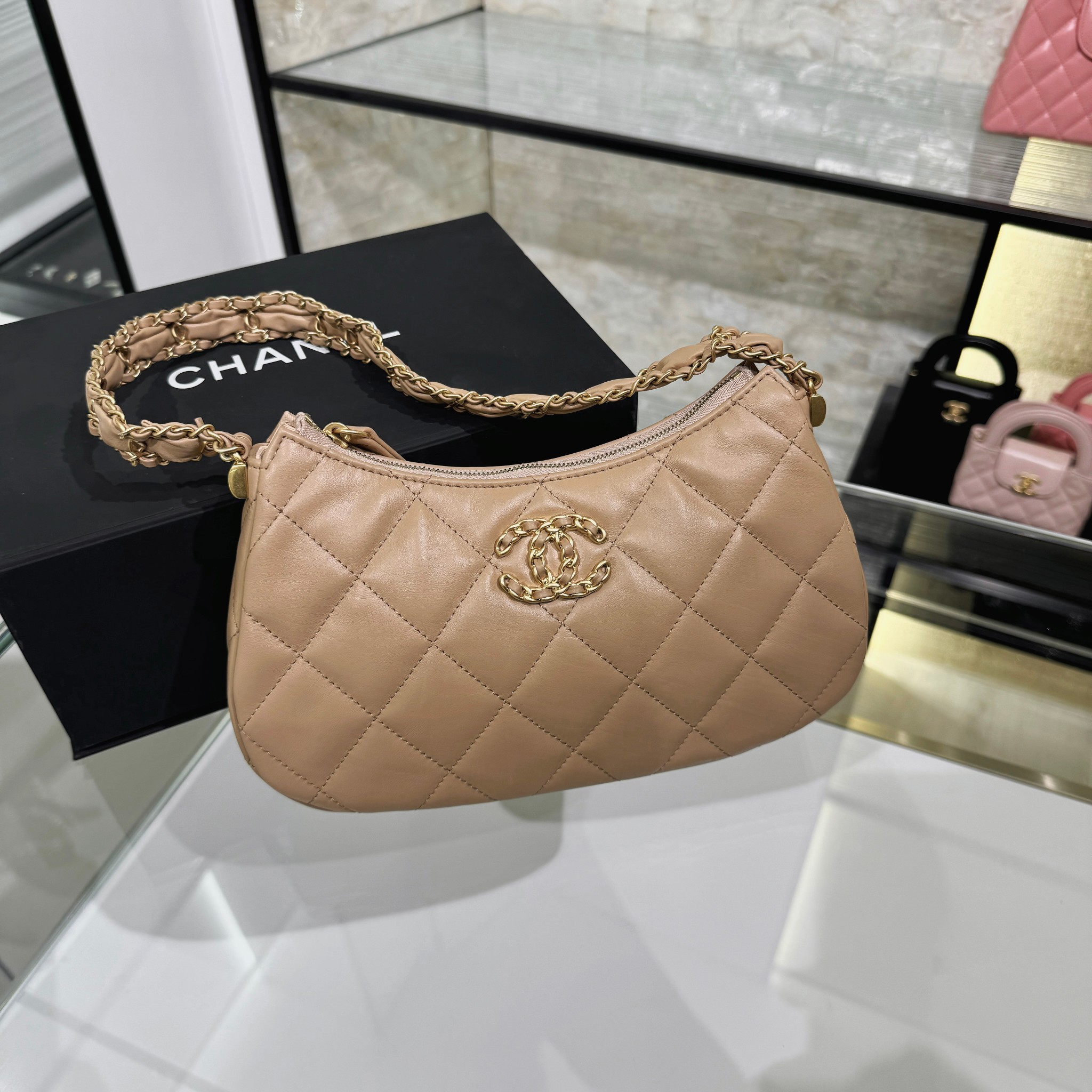 Store
 Chanel 19 Crossbody & Shoulder Bags Caramel Cowhide Underarm