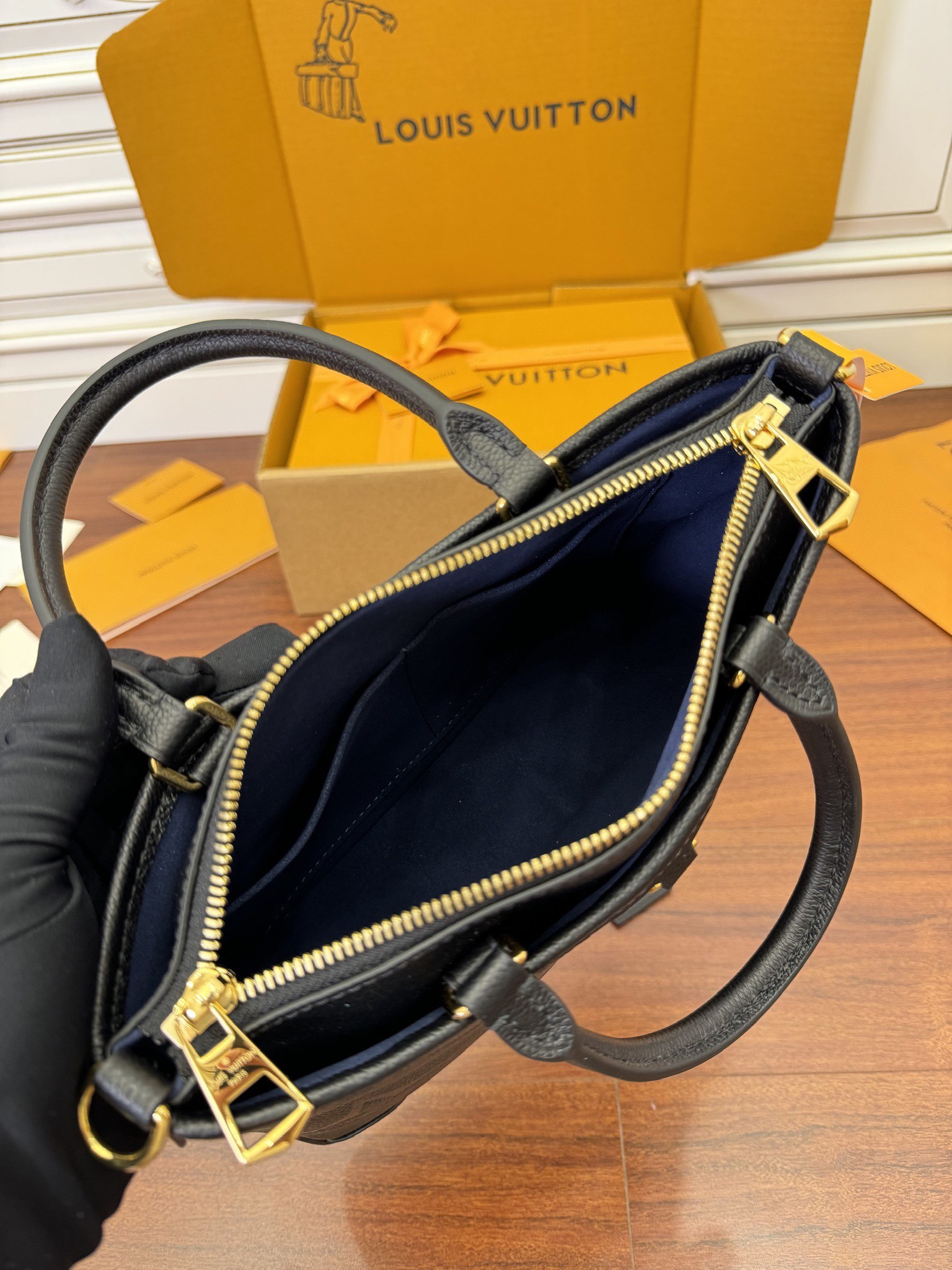 独家首发型号特正版M46488品质全面再次升级专柜同步电子芯片内码新礼盒礼品袋保护纸铜版电子标签合格证皮