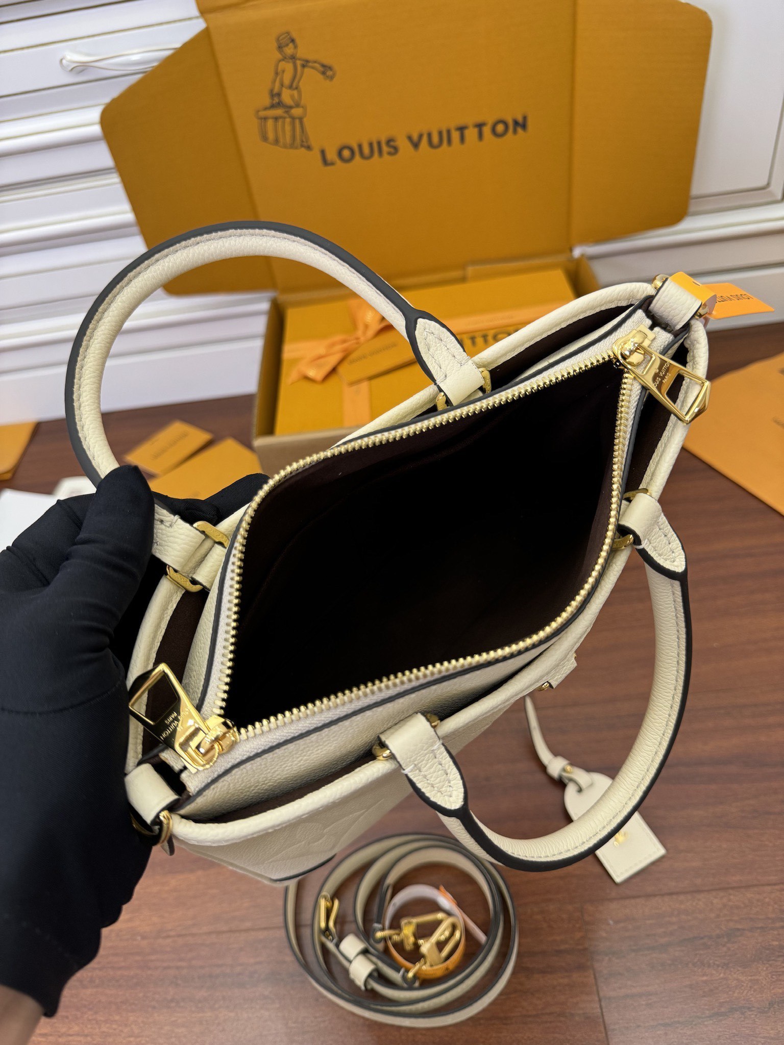 独家首发型号特正版M46503品质全面再次升级专柜同步电子芯片内码新礼盒礼品袋保护纸铜版电子标签合格证皮