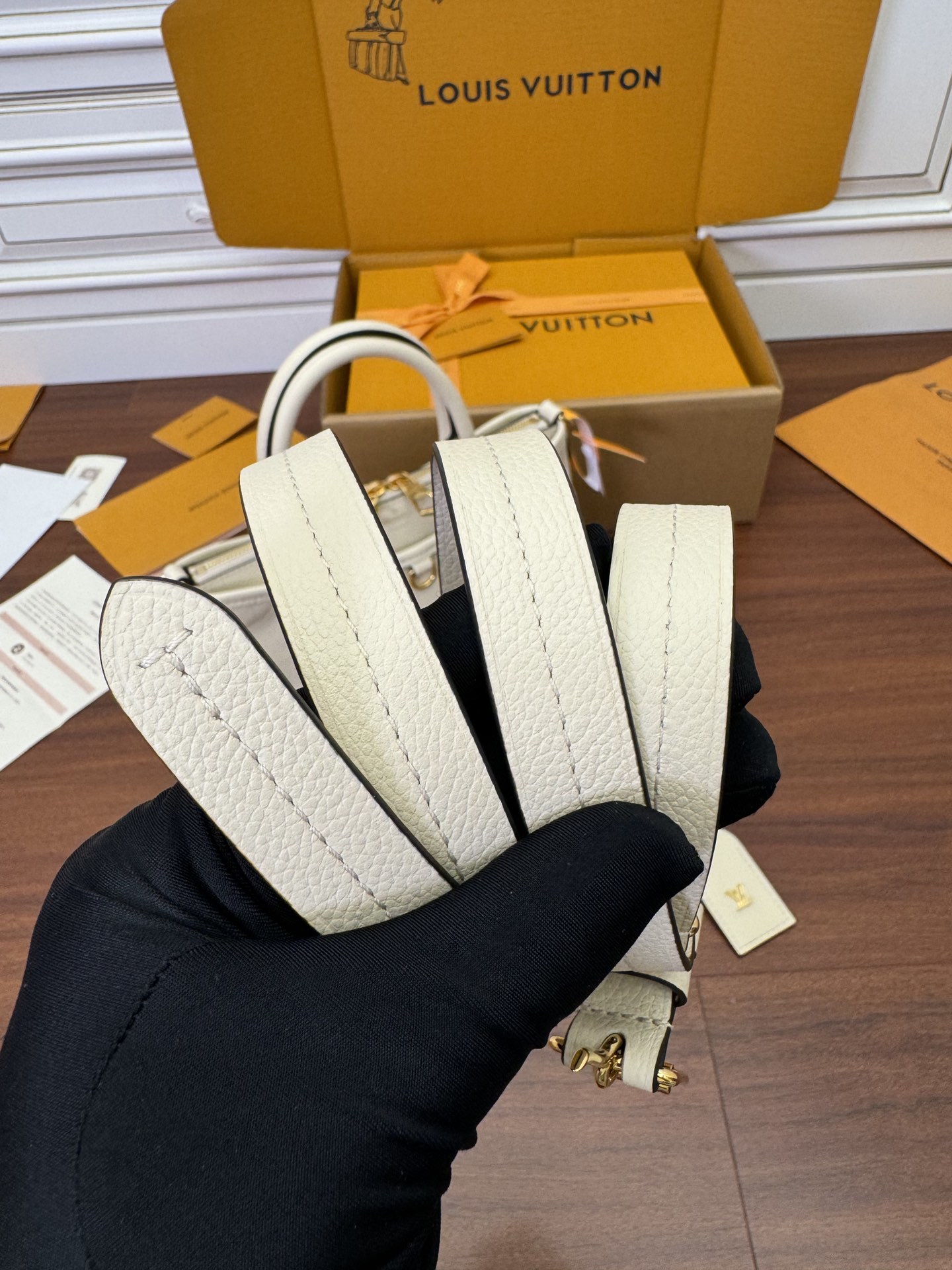 独家首发型号特正版M46503品质全面再次升级专柜同步电子芯片内码新礼盒礼品袋保护纸铜版电子标签合格证皮