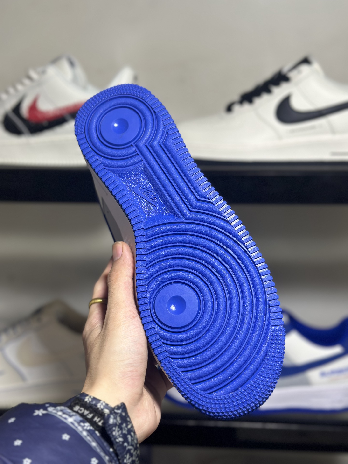 海外限量发售！公司级NIkeAirForce107Low“巴宝莉联名-极光蓝”空军一号低帮Burberr