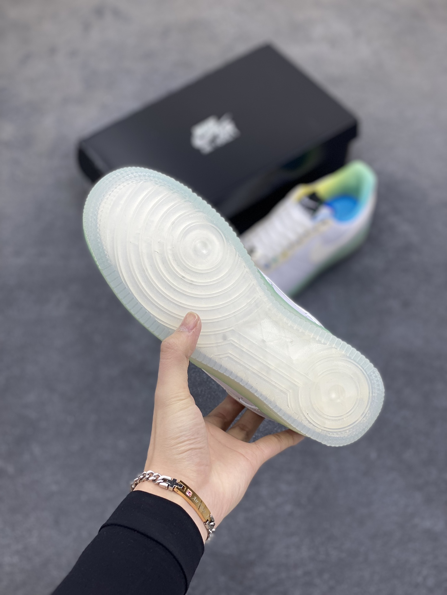 图片[5]-福利特价 全掌气垫🔥 Nike Air Force 1\’07 Low \”Unlock YOUR SPACE\” 创意空间主题 空军一号低帮休闲板鞋 原楦头原纸板 清洁度完美 全掌内置全掌气垫 搭配水晶大底 中底钢印、拉帮完美 货号：FJ7066-114 尺码：36 36.5 37.5 38 38.5 39 40 40.5 41 42 42.5 43 44 44.5 45-选品中心