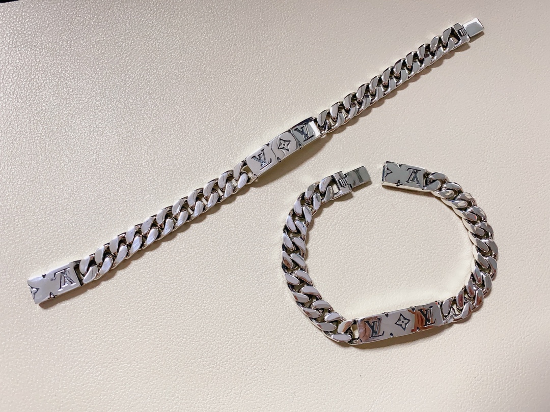 NO:101170,Louis Vuitton 925 silver men's labor chain, a very thick style, louis vuitton19860909路易威登 925银男款劳链 很有厚实感的一款,,louis vuitton,Jewelry