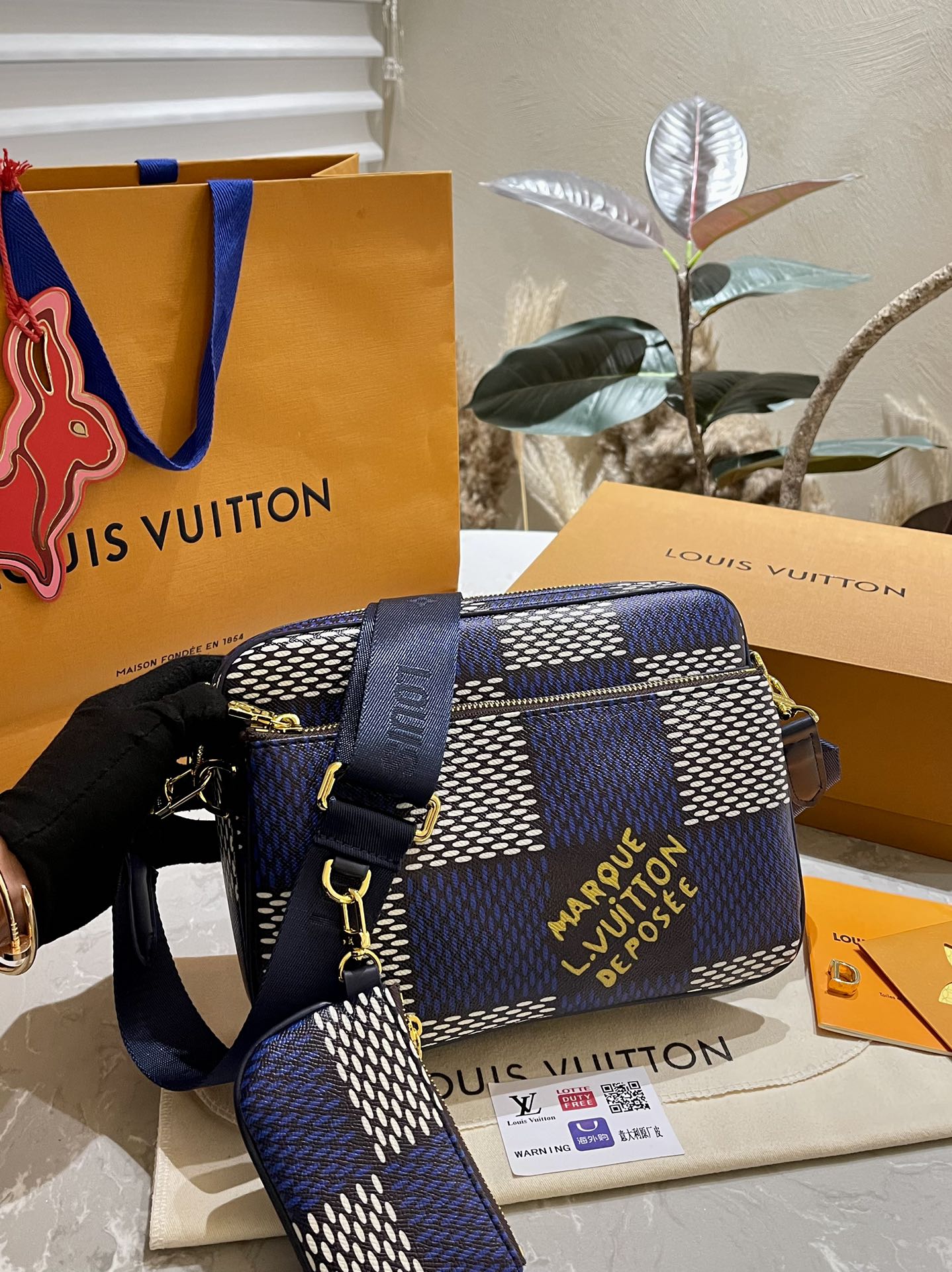 Louis Vuitton Boutique
 Sacs Besace Noir épissure Femmes Hommes Mini