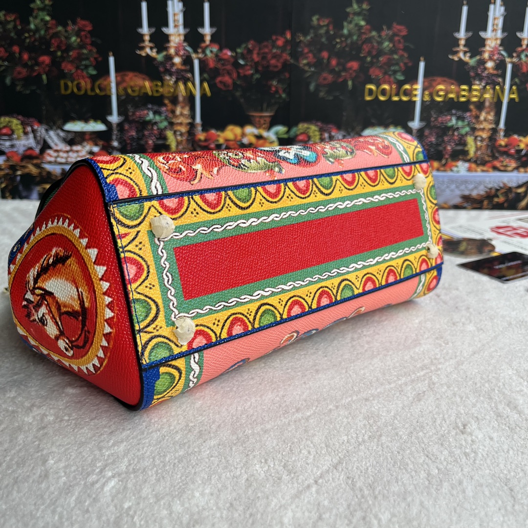 【Dolce & Gabbana 杜嘉班纳】牛皮印花 可斜挎/手提 带镜子 海外代购专用品 👜有范有气场💣全新包型 💋任