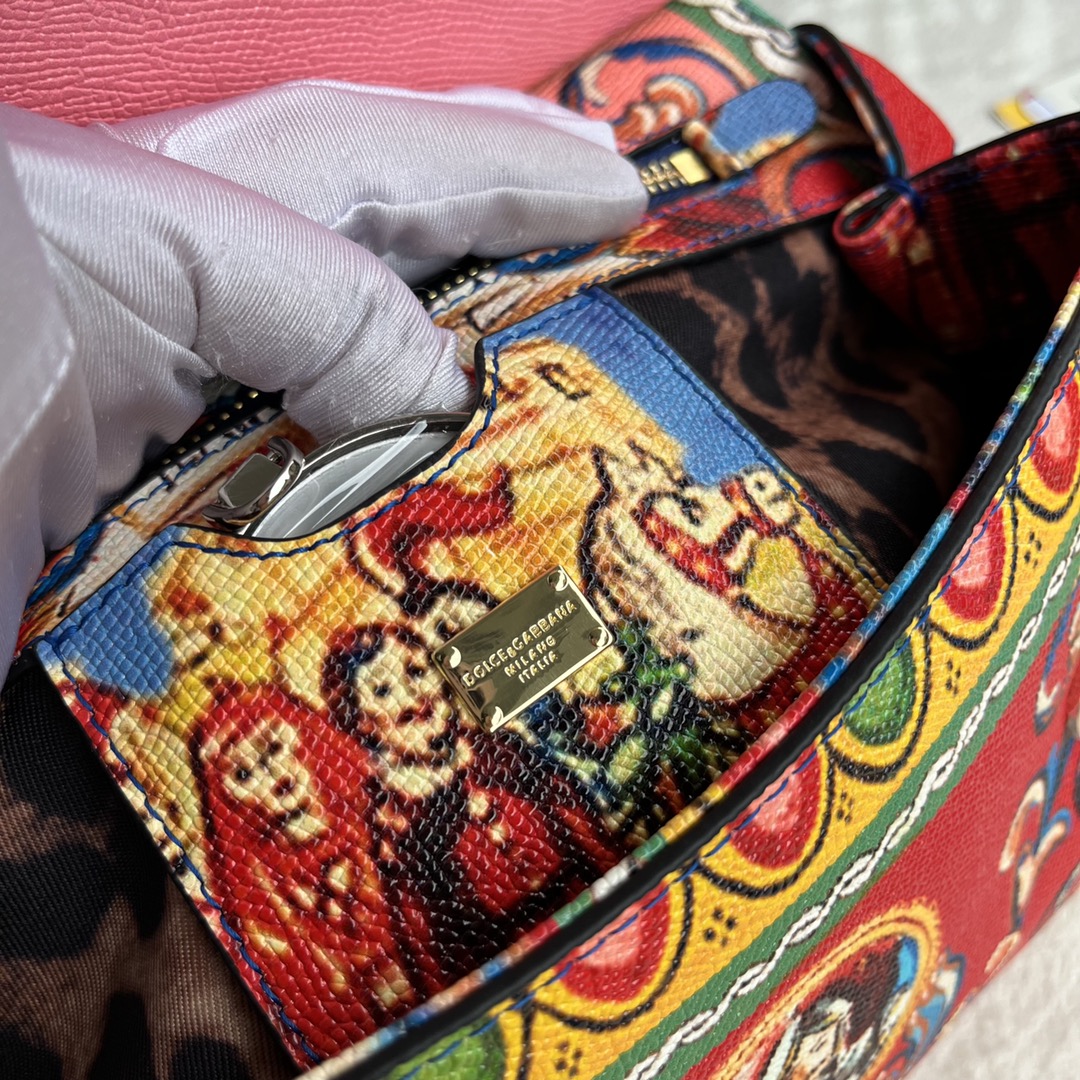 【Dolce & Gabbana 杜嘉班纳】牛皮印花 可斜挎/手提 带镜子 海外代购专用品 👜有范有气场💣全新包型 💋任