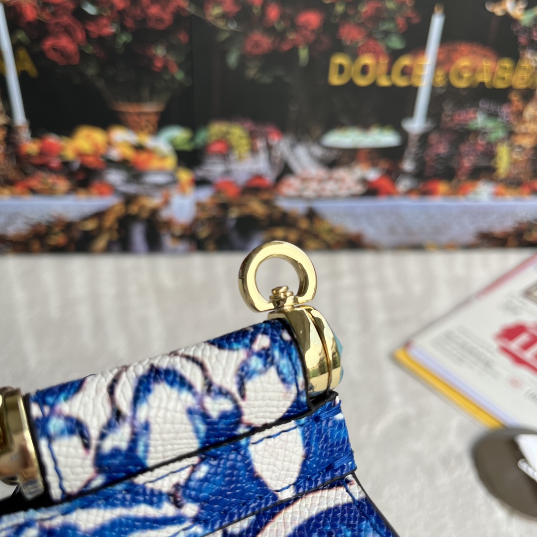 【Dolce & Gabbana 杜嘉班纳】牛皮印花 可斜挎/手提 带镜子 海外代购专用品 👜有范有气场💣全新包型 💋任