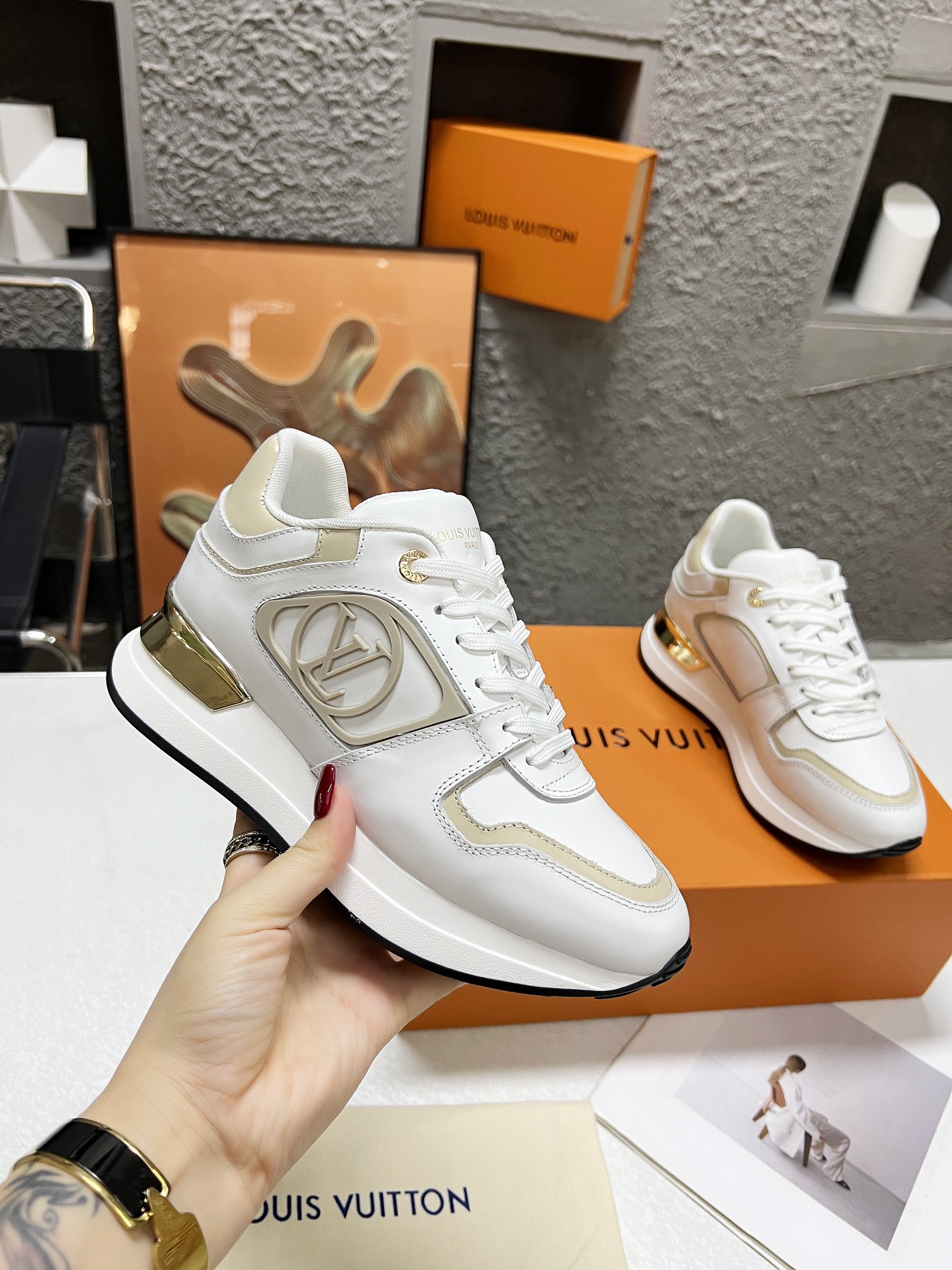 顶级版本 louis vuitton ss24 new arrival～Lv 2024春夏 new runaway 运动鞋⚠️：原版jdsdldee 购入，拆卸copy，专柜老款升级版本，视觉更协调，脚感更轻盈增高5cm，辨识度极高，闭眼入size 35-41