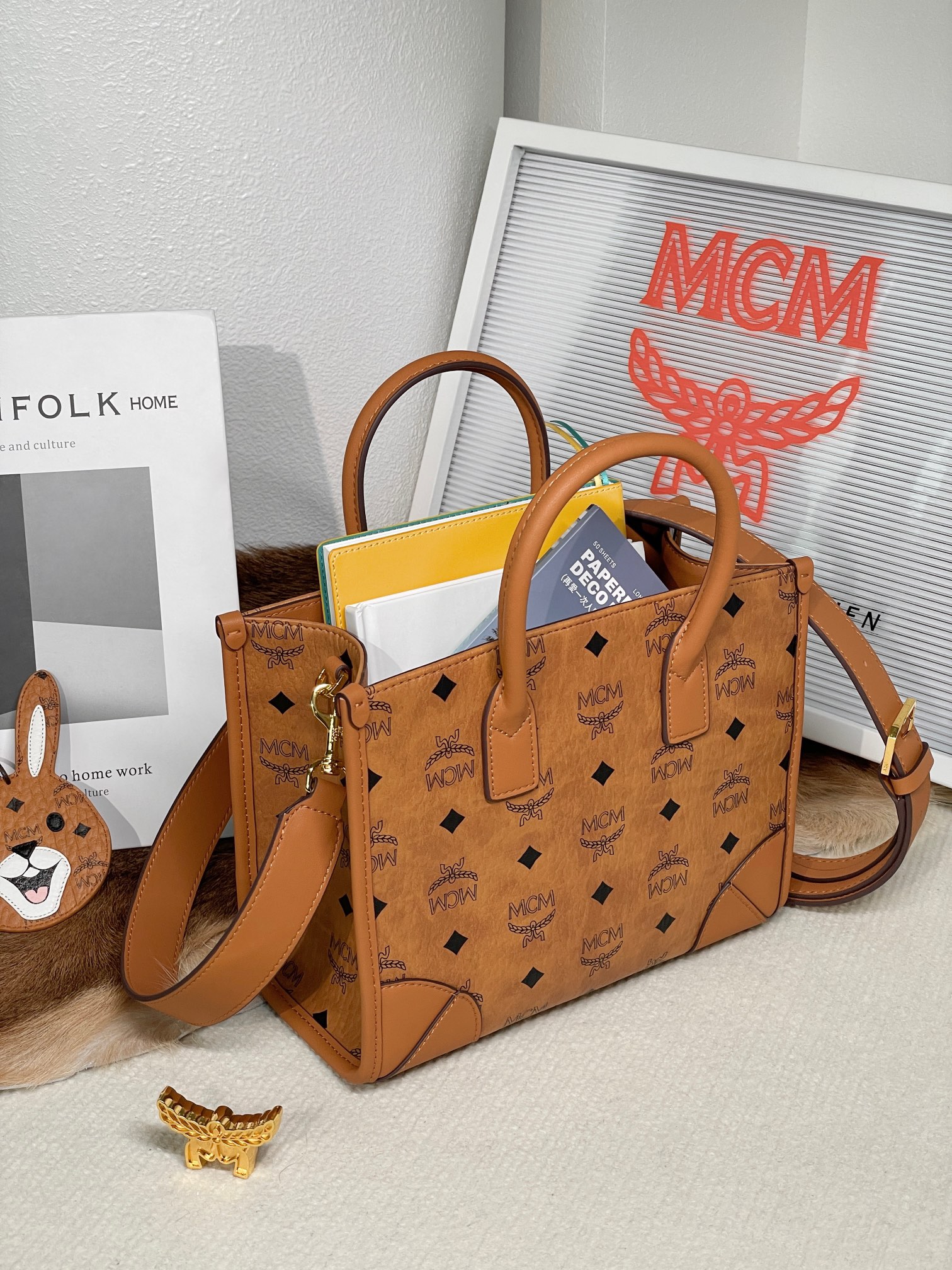 MCM Product _dshqfT-WugbXYiVFAFArOpqA-YvVPr-hzyuvrmg