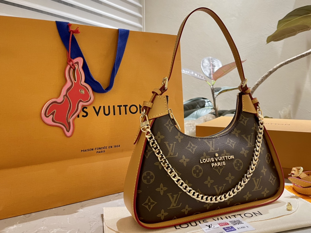 Louis Vuitton Sacs À Bandoulière & À Épaule Sous les aisselles