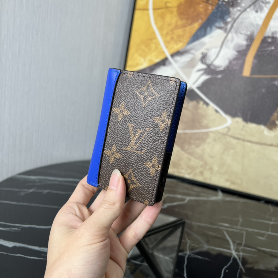 顶级原单M82956蓝色本款口袋钱夹取材MonogramMacassar涂层帆布为牛皮革饰边和齐整内里一