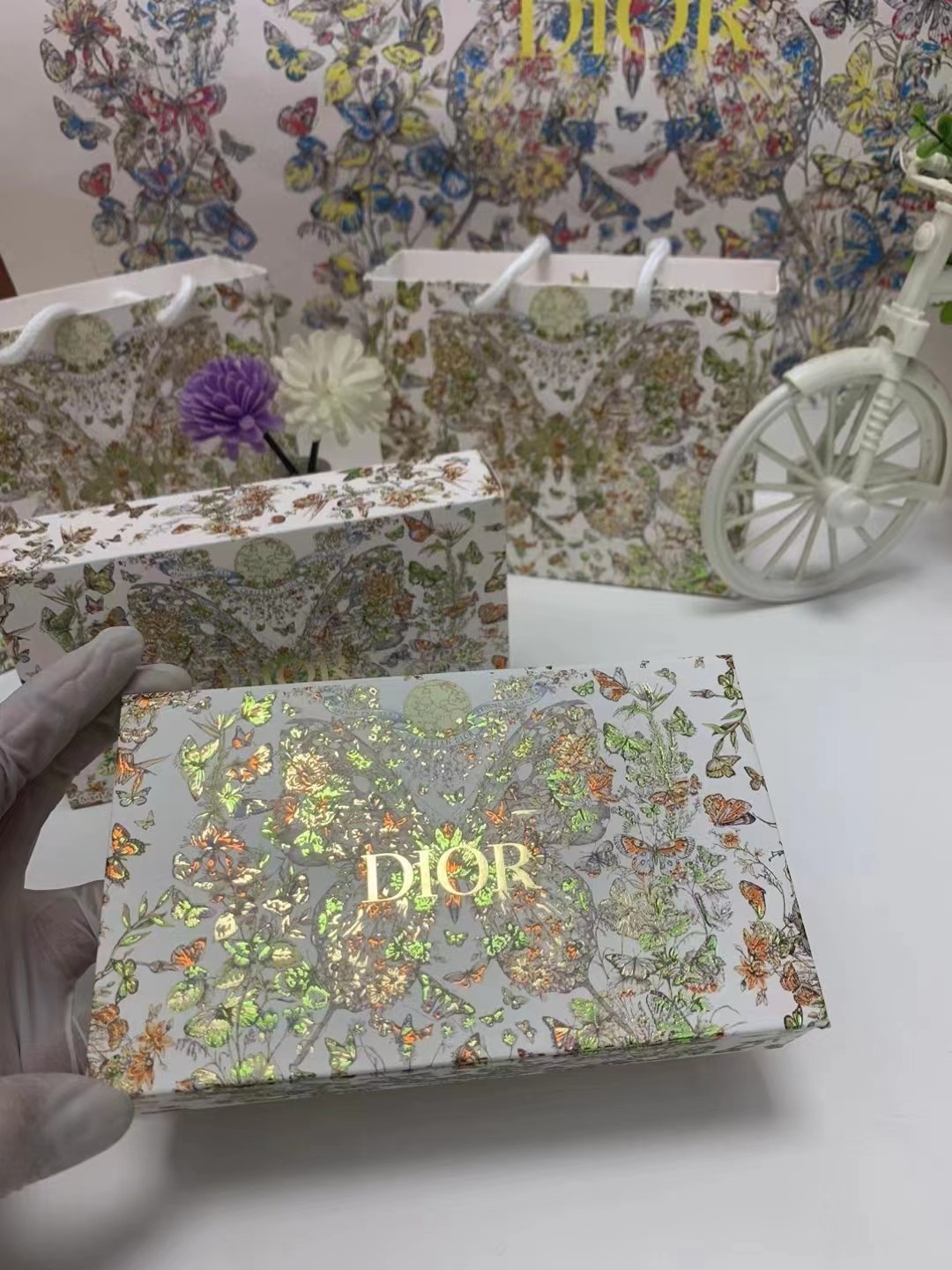 Dior Butterfly Blue Gold Lipstick Sample Set - 5-Piece Limited Edition 3 a1702991246954 3451