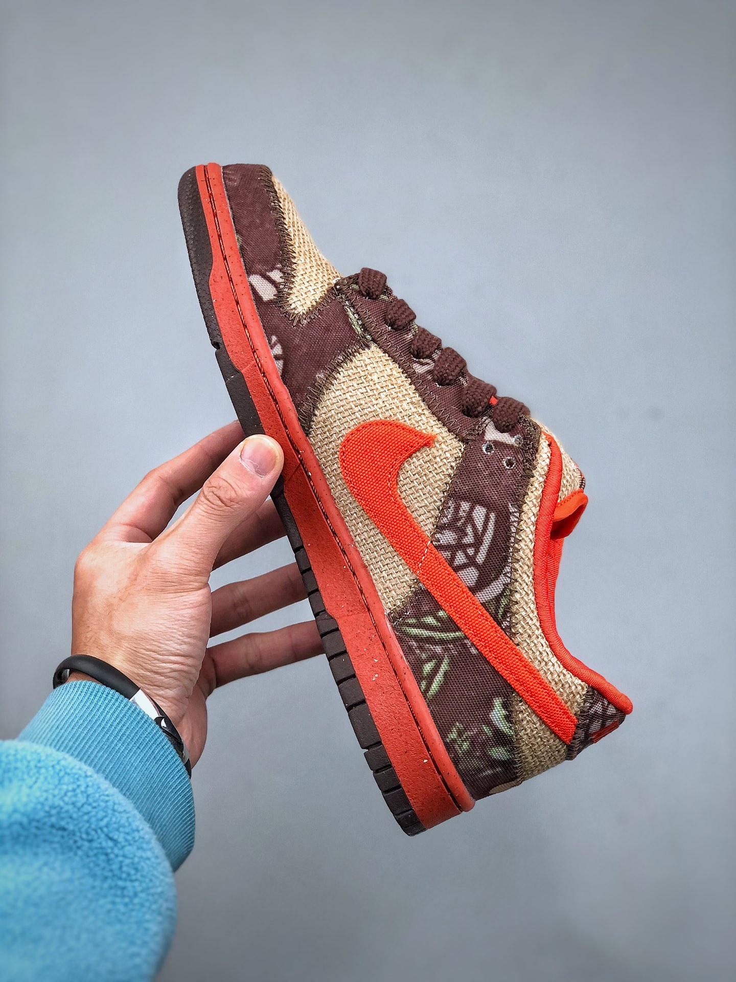 Nike SB Dunk Low 'Hunter Reese Forbes' Casual Sneakers - Brown, White & Orange 3 i1702919968 479 1
