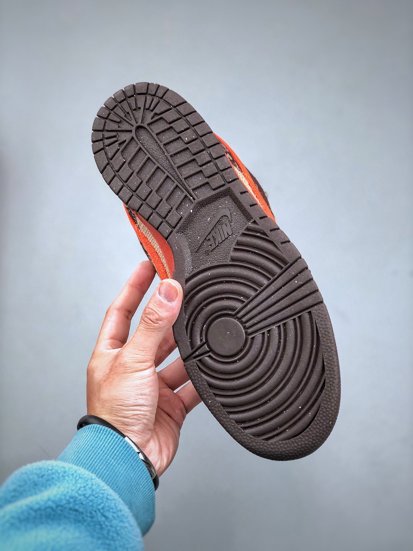 Nike SB Dunk Low 'Hunter Reese Forbes' Casual Sneakers - Brown, White & Orange 9 i1702919968 6140 7