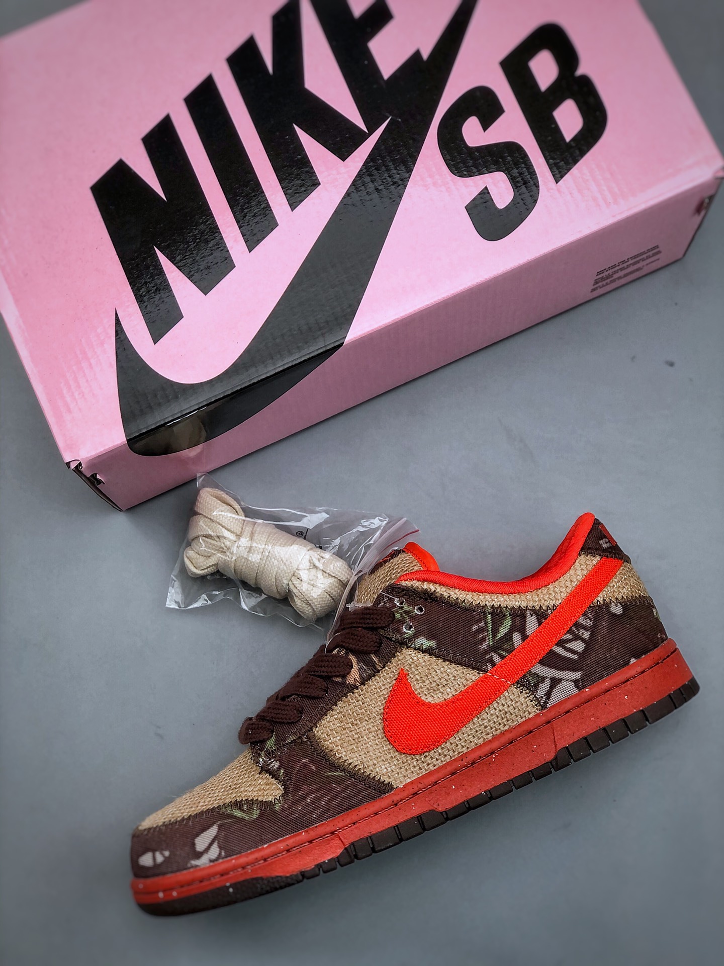 Nike SB Dunk Low 'Hunter Reese Forbes' Casual Sneakers - Brown, White & Orange 4 i1702919968 7331 2