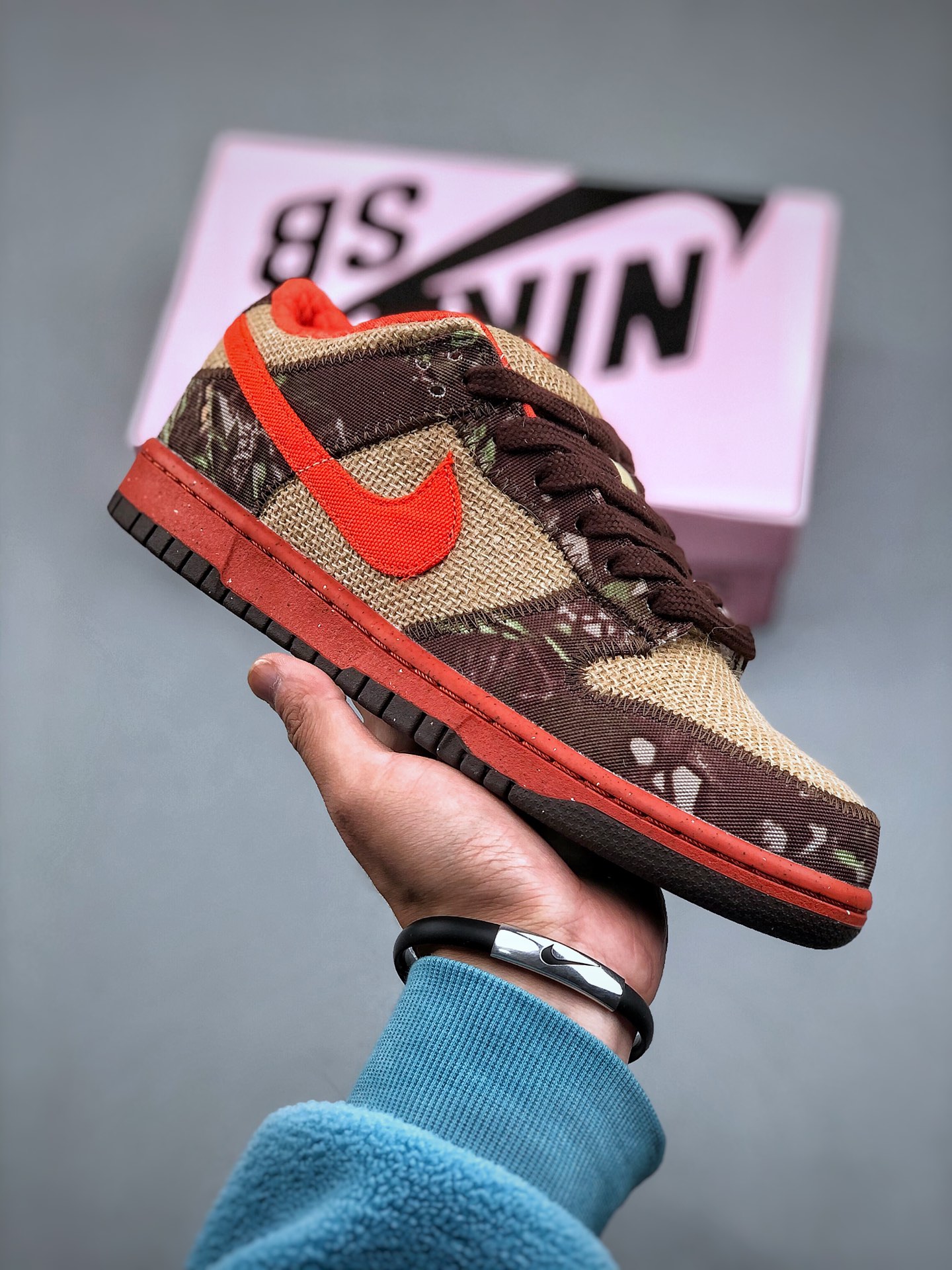 Nike SB Dunk Low 'Hunter Reese Forbes' Casual Sneakers - Brown, White & Orange 2 i1702919968 8270 0