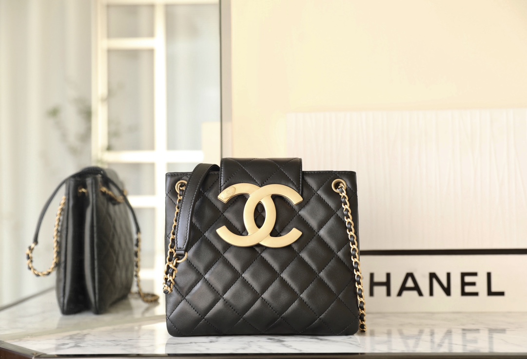 Chanel 1: 1
 Bolsos de mano Bolsos de Tote Negro Oro retro Piel de oveja Colección primavera Vintage