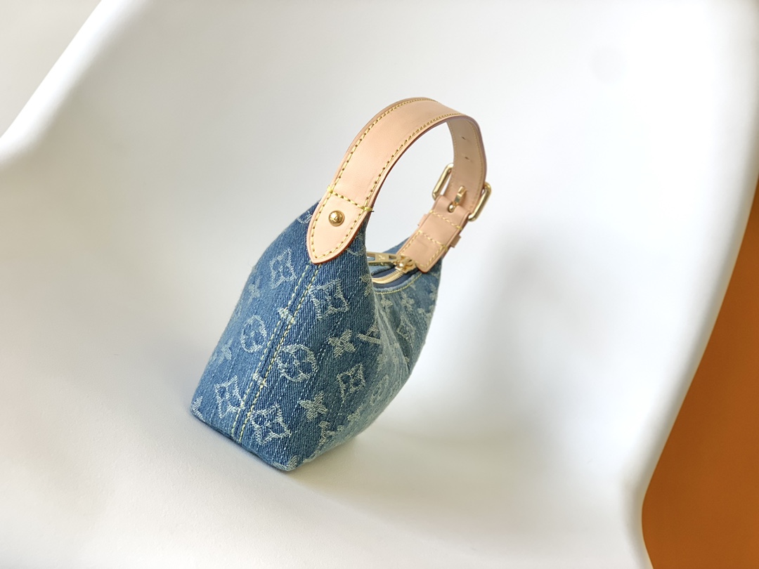 Louis Vuitton 动态163 hills pochette 腋下手袋m82949（蓝色牛仔）18.5cm