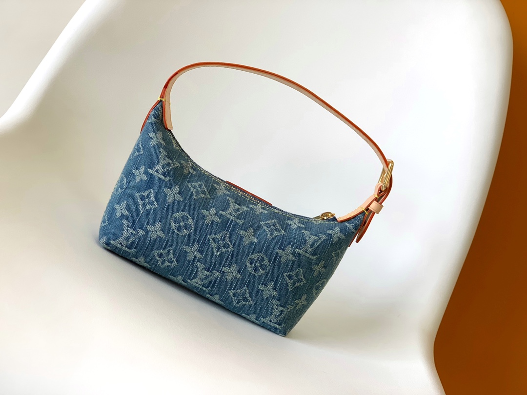 Louis Vuitton 动态163 hills pochette 腋下手袋m82949（蓝色牛仔）18.5cm