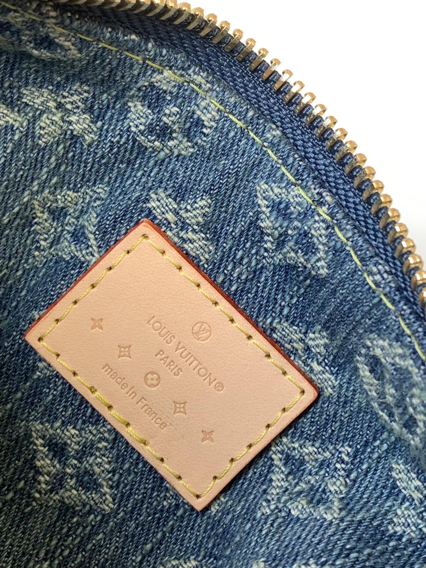 Louis Vuitton 动态163 hills pochette 腋下手袋m82949（蓝色牛仔）18.5cm
