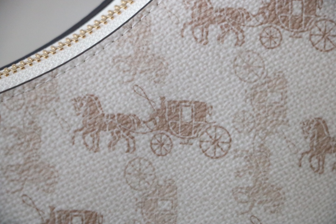 Coach 货 Coach 蔻驰CM584 Mira系列腋下包，月牙包