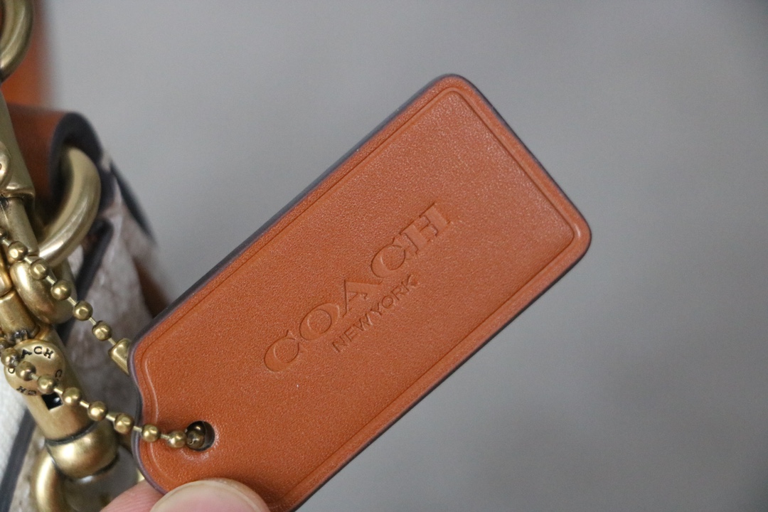 Coach 货 Coach 蔻驰CM584 Mira系列腋下包，月牙包